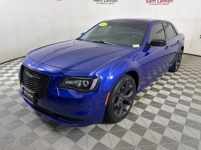 2020 chrysler 300 touring
