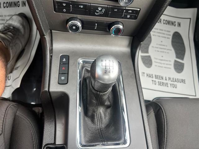 2012 ford mustang v6