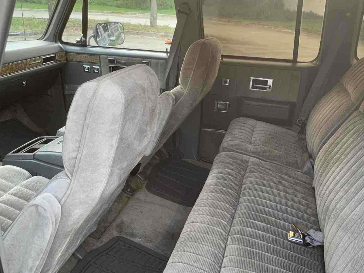 1990 chevrolet r1500 suburban suv grey rwd automatic r1500