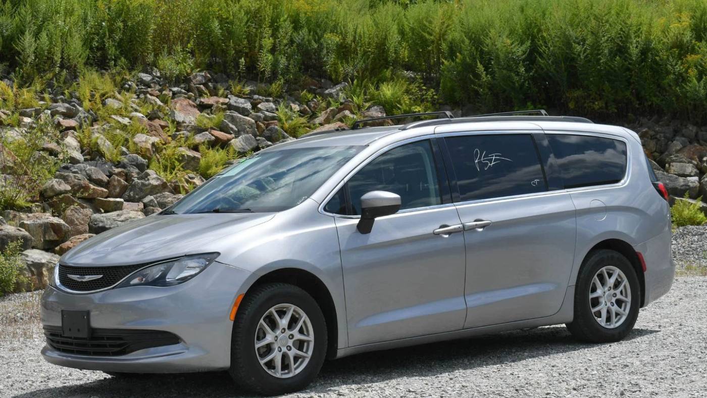 2020 chrysler voyager lxi