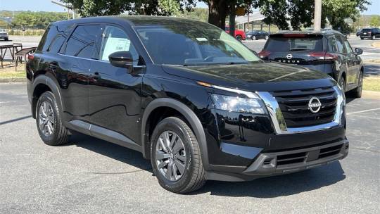 2024 Nissan Pathfinder s