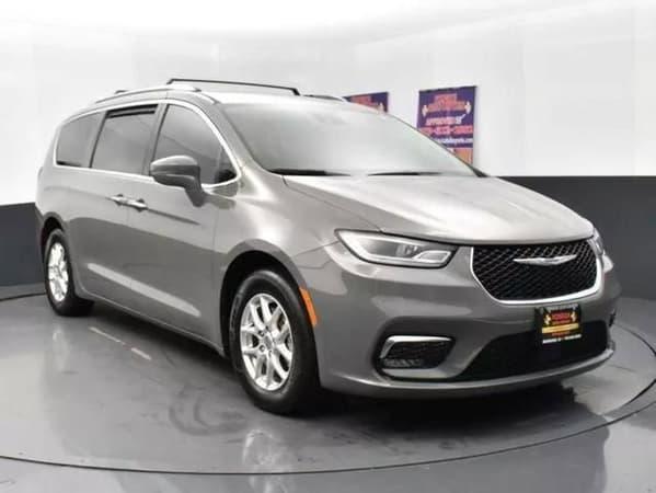 2021 chrysler pacifica in hartford, wisconsin