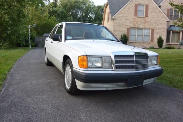 1991 mercedes-benz 190e 2.6 sedan 4-door 2.6l low miles. extra clean collectible