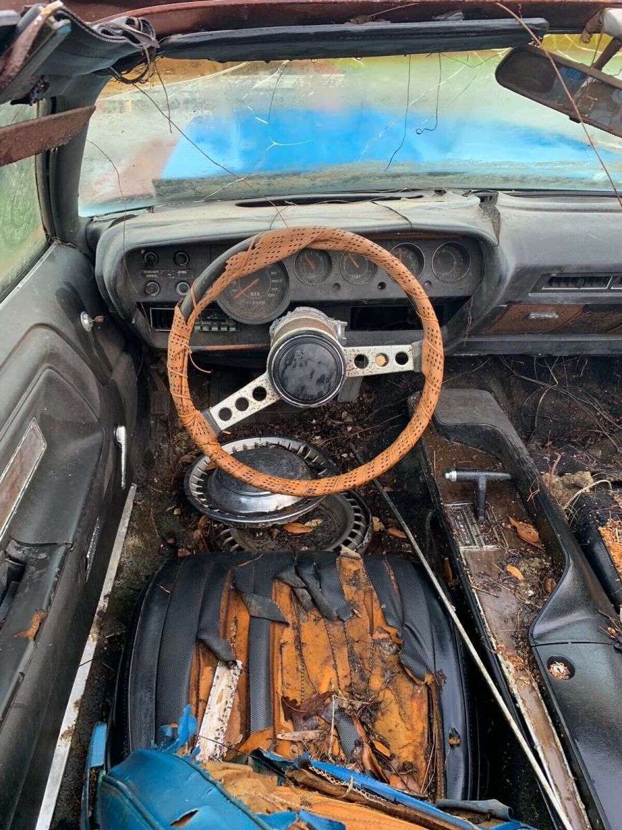 1974 dodge challenger. ***** no reserve****