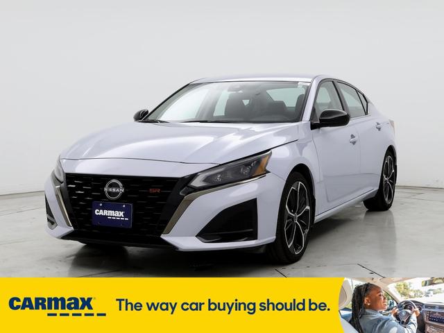 2023 nissan altima sr