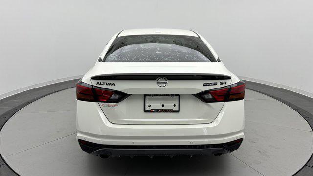 2022 nissan altima sr fwd