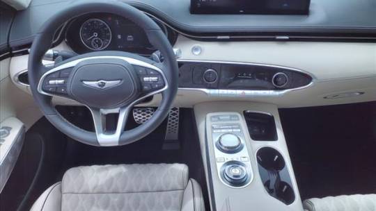 2025 Genesis GV70