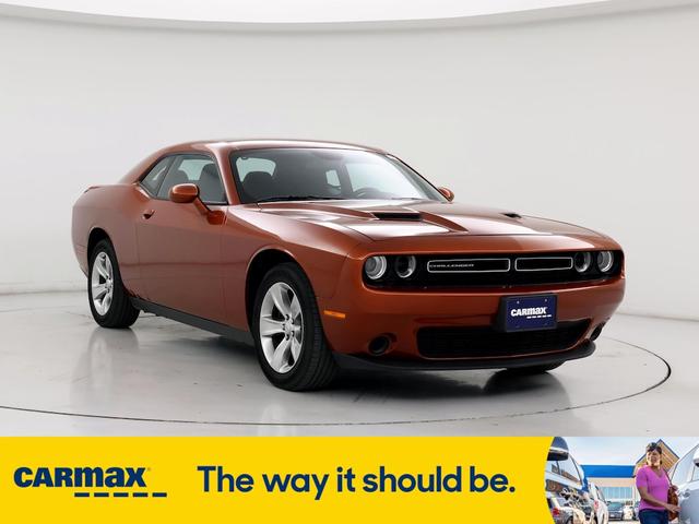 2021 dodge challenger sxt