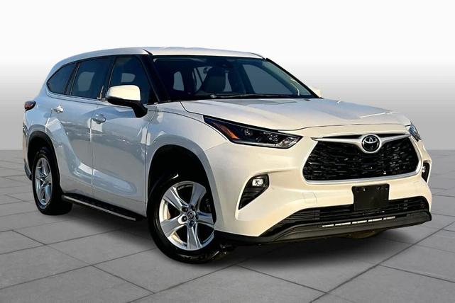 2021 toyota highlander le