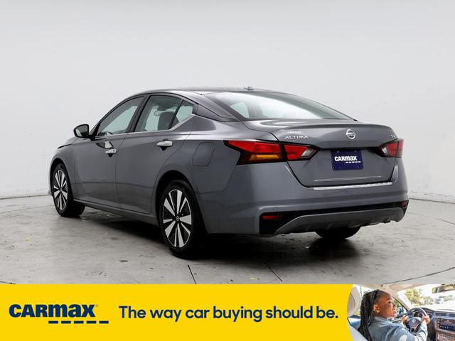 2022 nissan altima sv