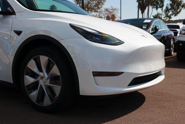 2023 tesla model y long range