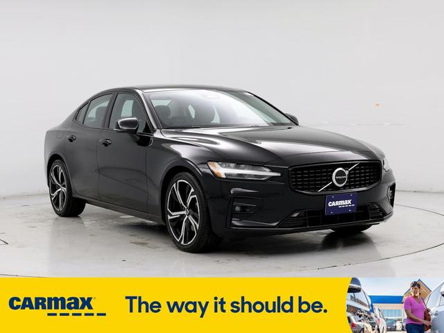 2024 volvo s60 b5 core dark theme