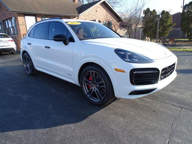 2022 porsche cayenne gts
