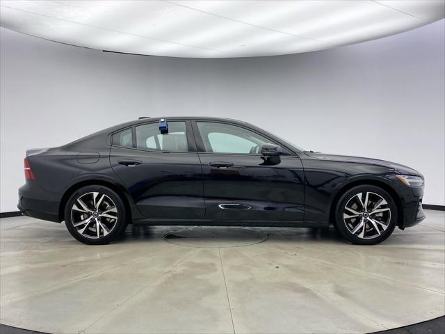 2024 volvo s60 plus dark theme