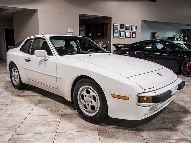 1988 porsche 944 coupe white over burgundy power windows 5-speed great runner