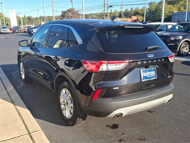 2021 ford escape se