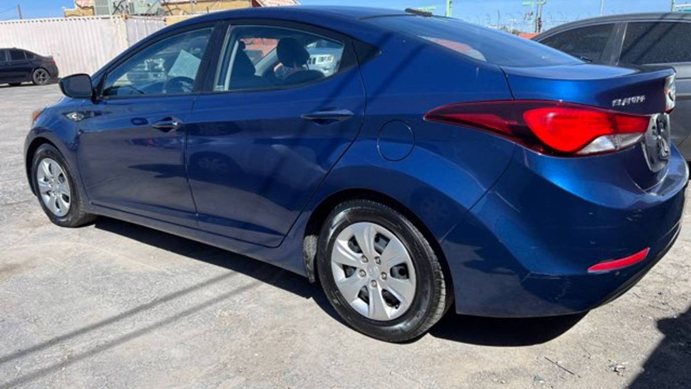 2016 hyundai elantra se