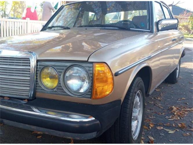 1985 mercedes-benz 300d in cadillac, michigan