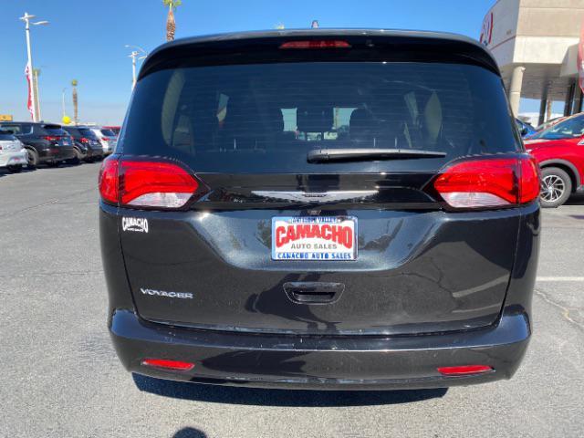 2023 chrysler voyager lx
