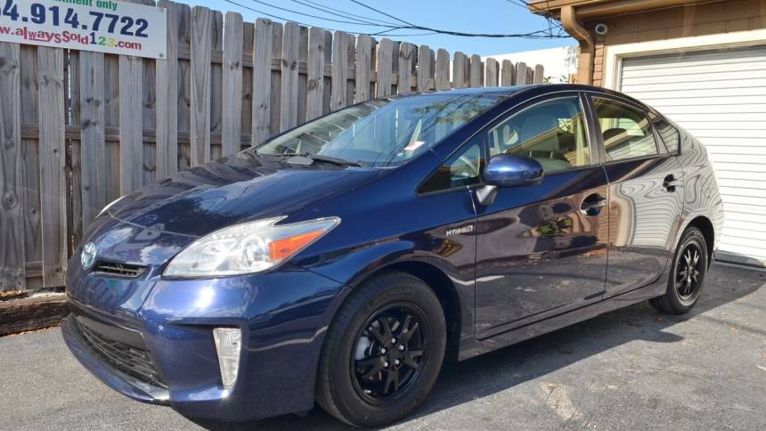 2012 toyota prius two