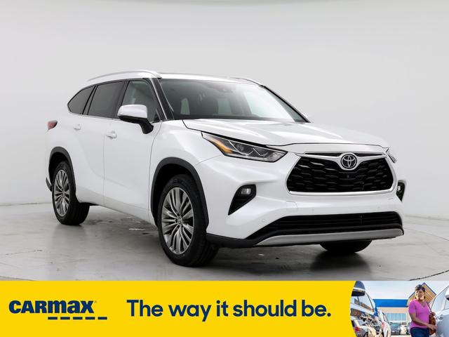 2022 toyota highlander platinum