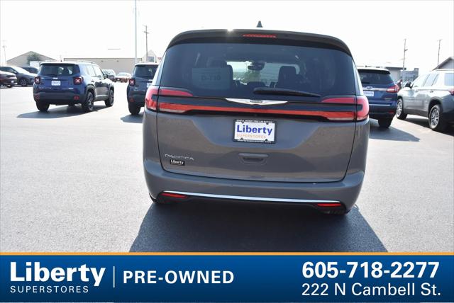 2022 chrysler pacifica touring l
