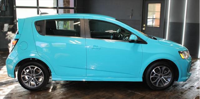 2020 chevrolet sonic fwd hatchback lt 5-door