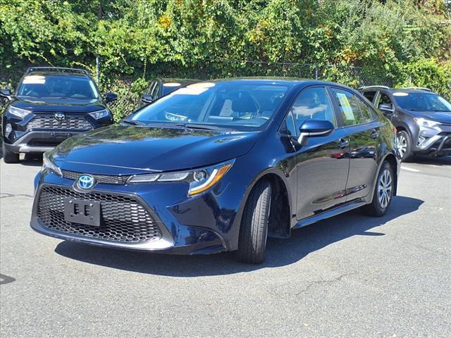 2022 toyota corolla hybrid le
