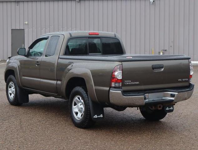 2013 toyota tacoma base
