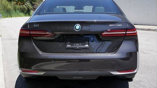 2024 BMW i5