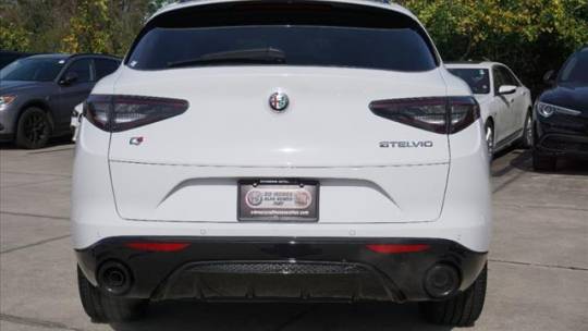 2024 Alfa Romeo Stelvio