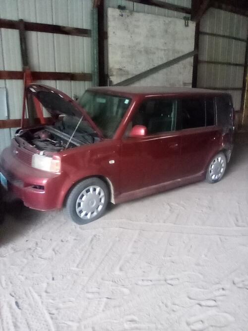 2006 toyota scion $2000
