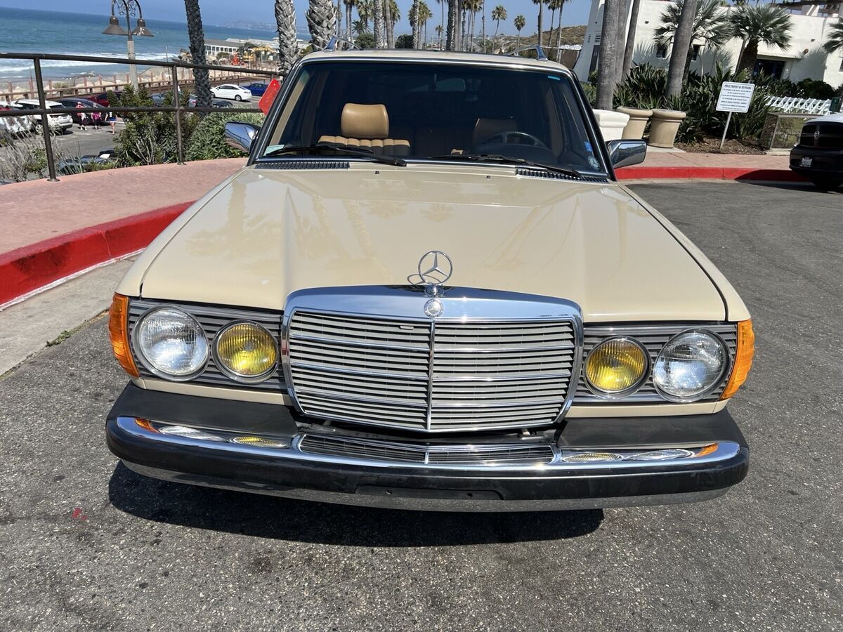 1982 mercedes-benz 300-series wagon brown td