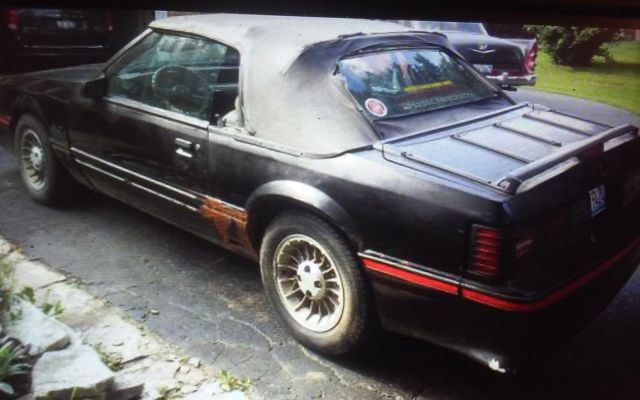 1987 ford mustang 5.0 convertable 5 speed