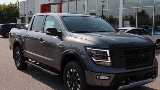 2024 Nissan Titan pro−x