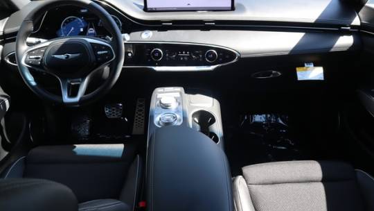 2025 Genesis GV70