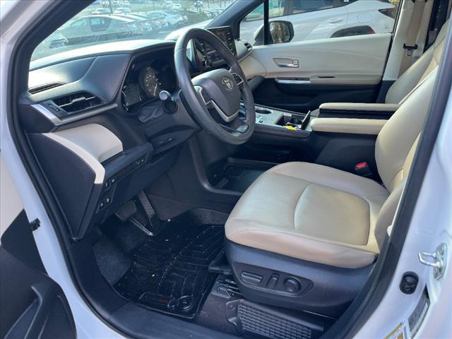 2022 toyota sienna xle