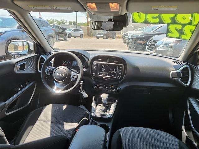 2022 kia soul lx