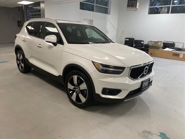 2022 volvo xc40 t5 momentum