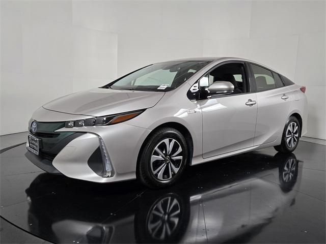 2019 toyota prius prime plus
