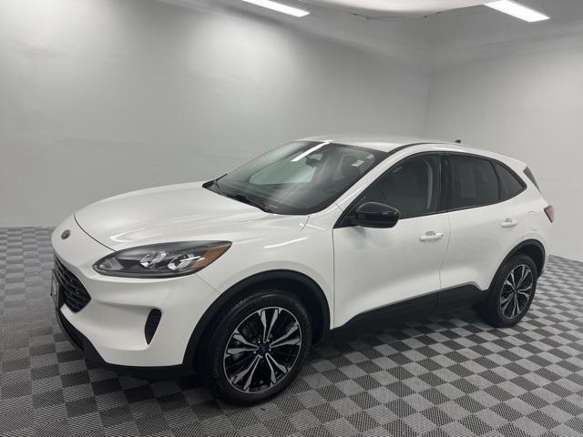 2022 ford escape se