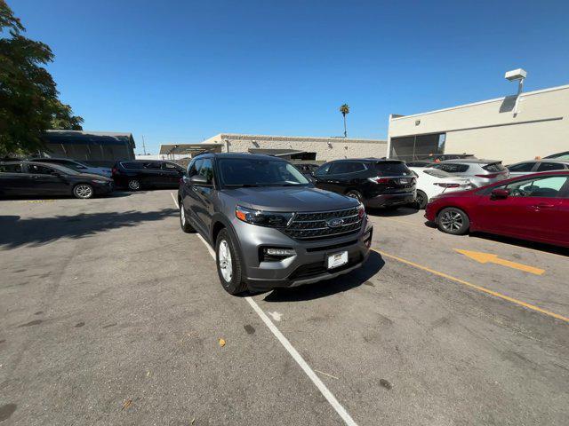 2023 ford explorer xlt
