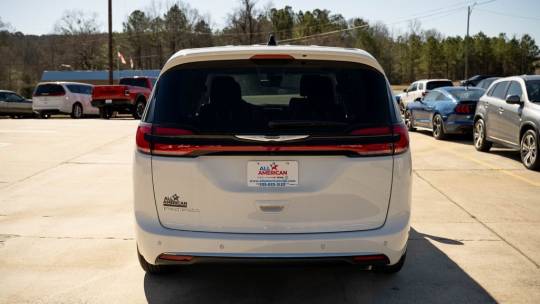 2024 Chrysler Pacifica trof