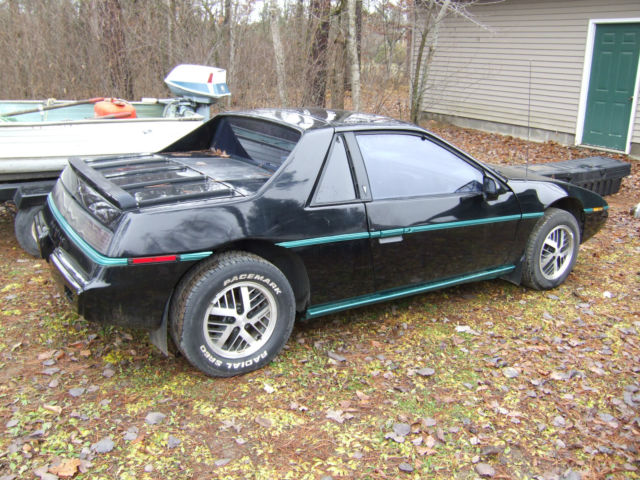 1984 pontiac fiero sport coupe 2-door 2.5l runs great!