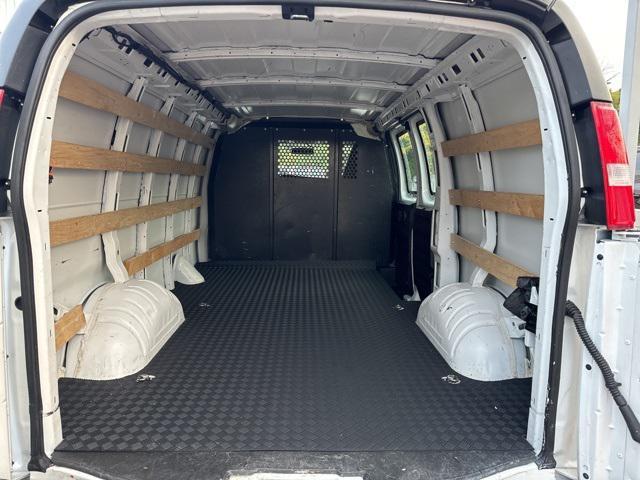 2022 gmc savana 2500 work van