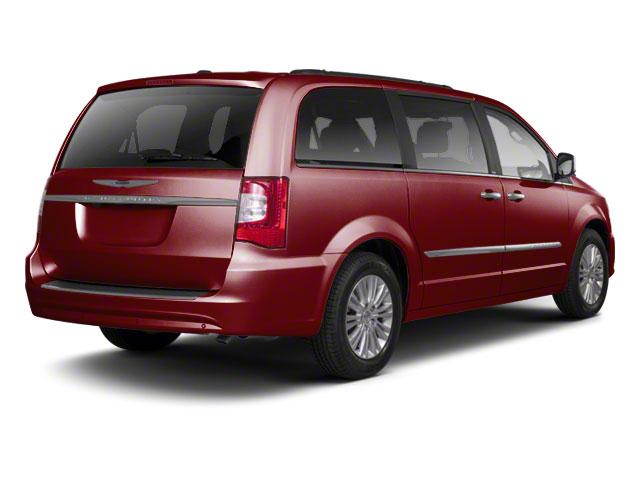 2013 chrysler town & country touring