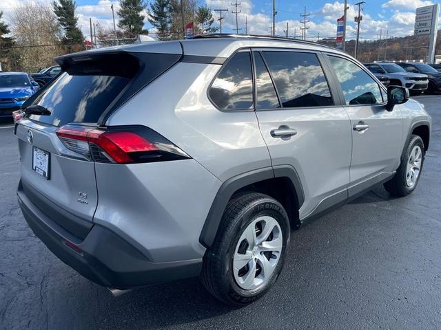 2020 toyota rav4 le