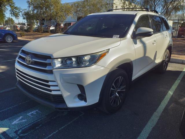 2019 toyota highlander le