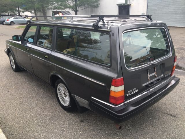 1989 volvo 240 wagon only 137k, loaded, clean, runs great! must see pix below!!
