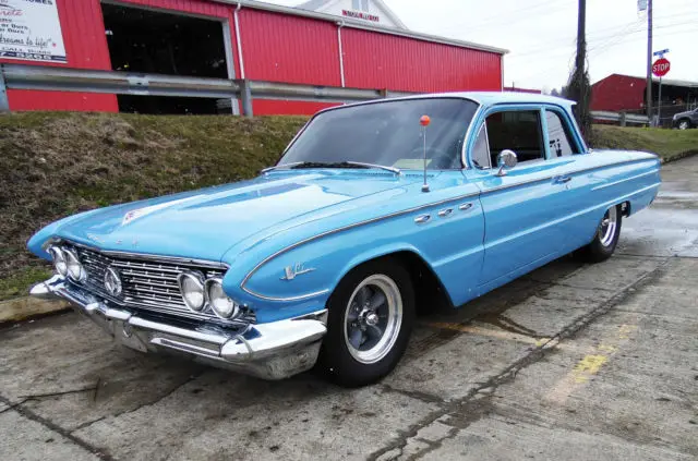 1961 buick lasabre 2d sedan